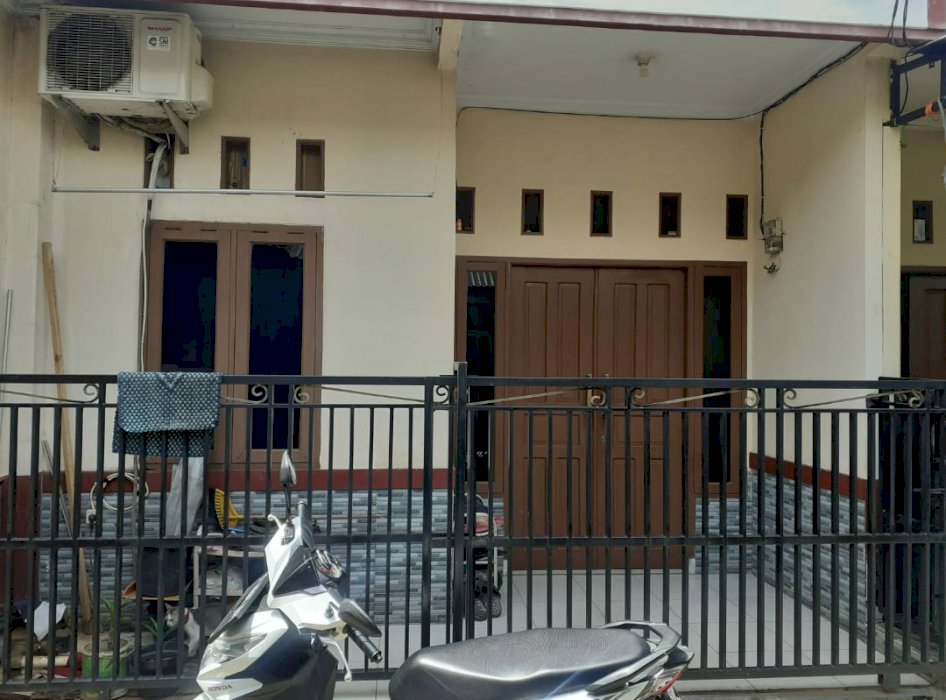 Rumah asri jual butuh