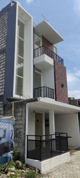 [Ready Stock] Rumah Kost 3 Lantai Eksklusif di Daerah Soekarno Hatta