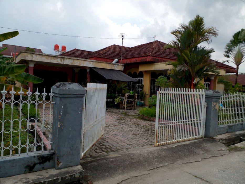 Rumah tanah luas Jln . EMBUN PAGI - Rumbai Rumbai Rumbai, Pekanbaru