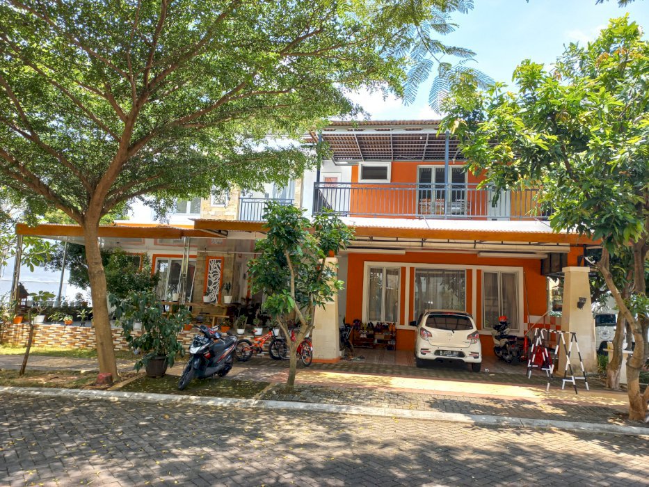 Rumah huni mewah di Jl Boulevard Beranda Bali Semarang