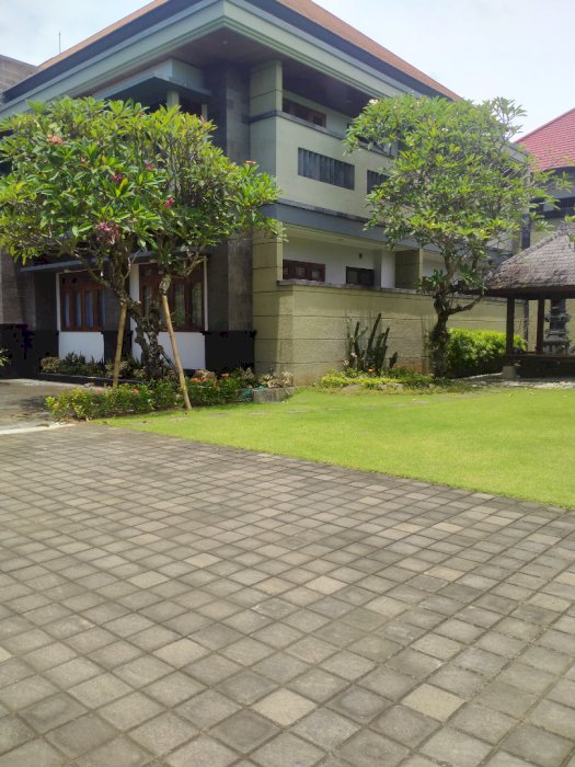 Dijual rumah mewah renon Denpasar Bali