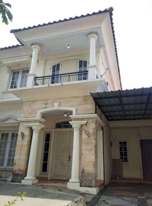 Rumah 2 lantai siap huni luas 8x21 170m2 Type 3KT di Bulevard Hijau Raya Harapan Indah Bekasi