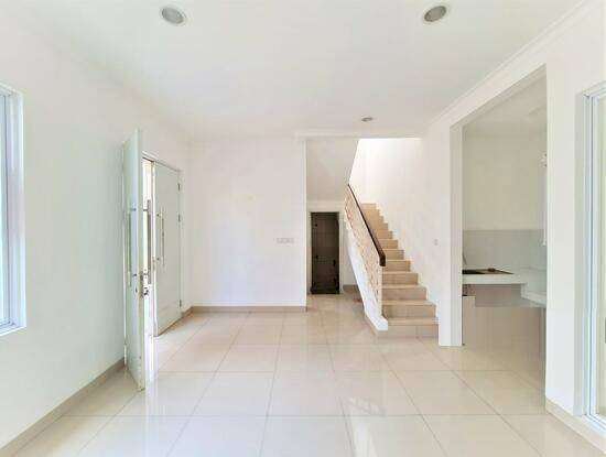 Rumah 2 lantai 8x15 120m2 type 3KT Cluster Thames JGC Jakarta Garden City