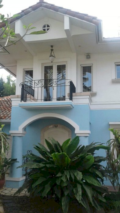 Rumah di Cluster BSD