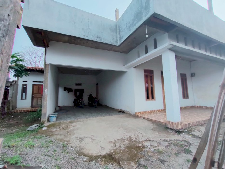 Di jual rumah 2 lantai