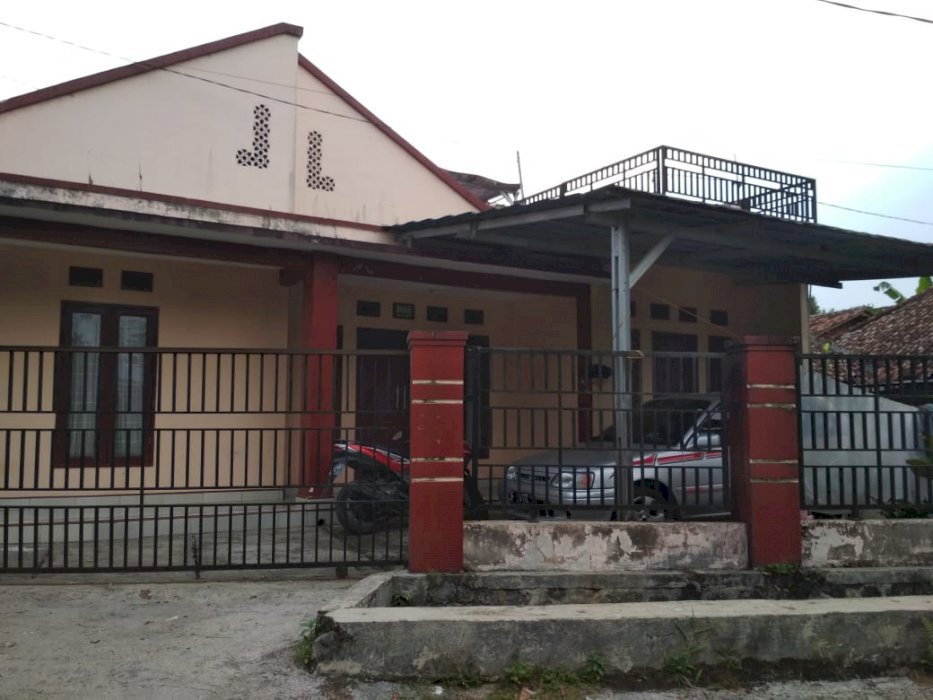 Dijual Rumah dengan luas tanah 228 mÂ²