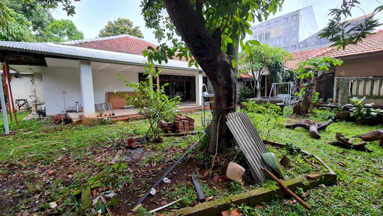 Rumah dengan lahan luas jual BU