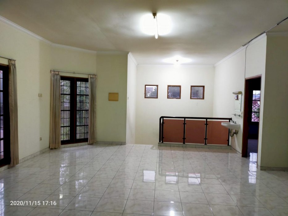 Rumah Besar Murah Kavling DKI Meruya Jakarta Barat Halaman Luas