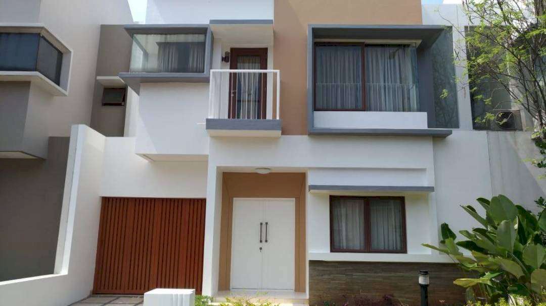 Rumah siap huni 2 lantai luas 9x16,5 148m2 Type 3KT Cluster Cassia JGC Jakarta Garden City Cakung