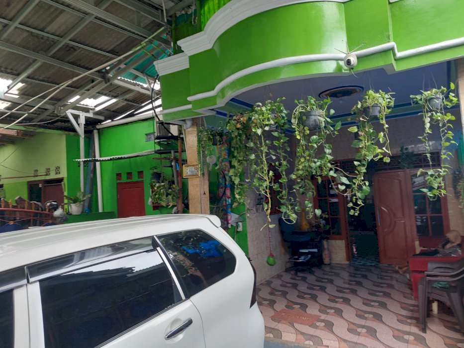 Dijual Rumah 2 lantai + Kontrakan 9 Pintu