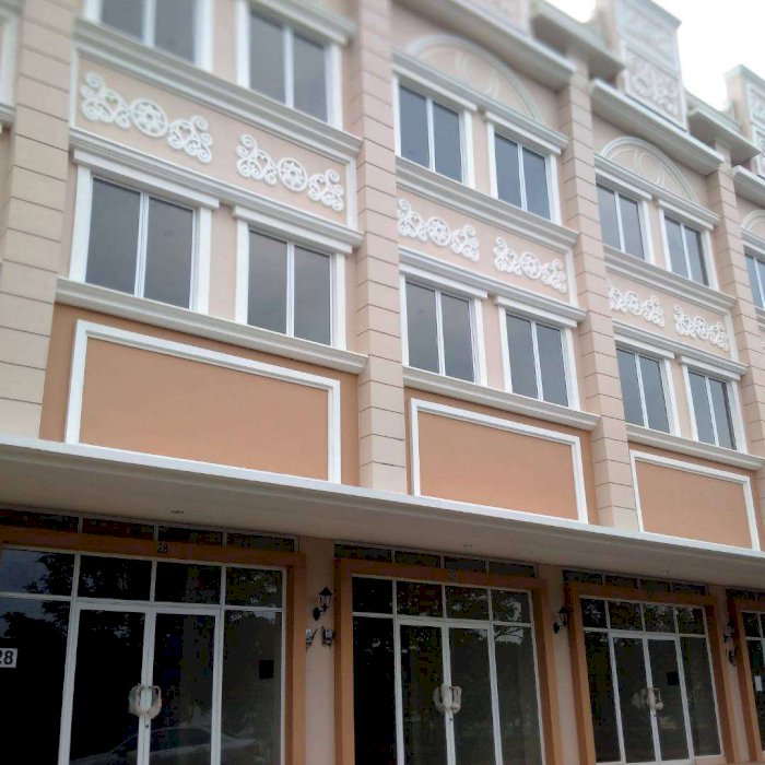 Ruko The Walk siap pakai 3 Lantai Luas 5x14 70m2 di Boulevard JGC Jakarta Garden City Cakung