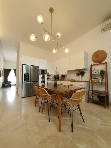 Rumah dijual, JL. adam, Kebon Jeruk