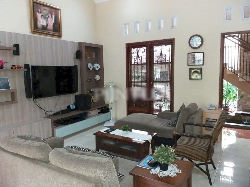 Rumah mewah di permata hijau 2