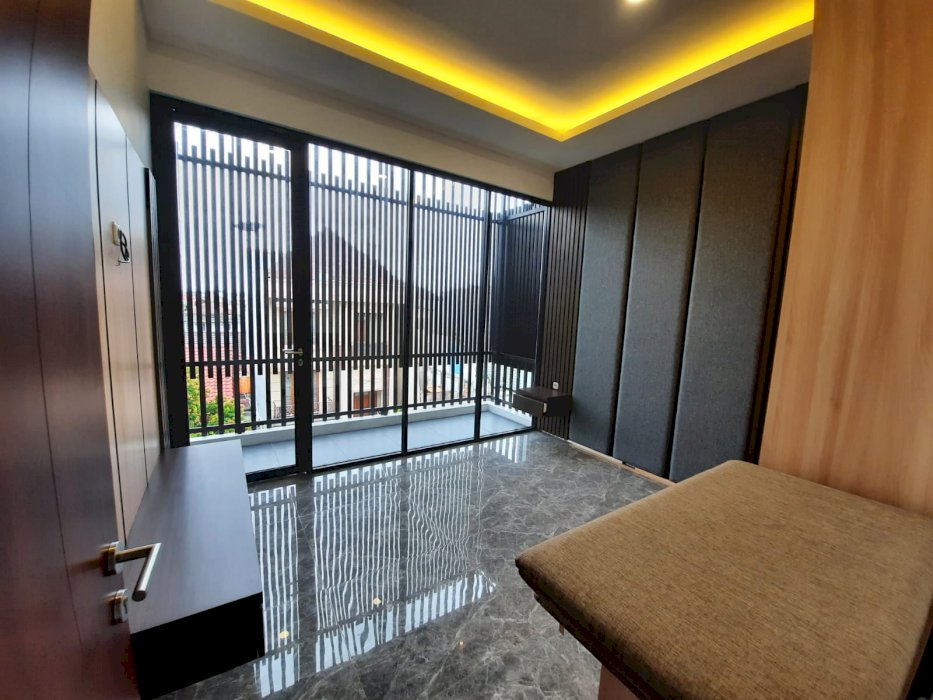 Rumah di Permata Buana