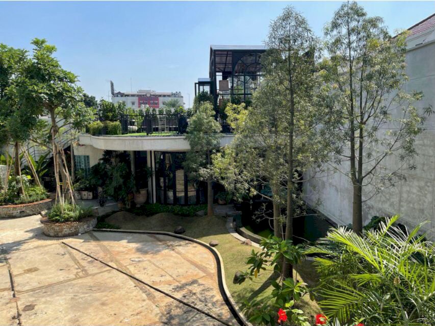 Rumah di simprug jakarta selatan