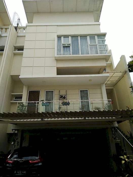 Town House Apik Villa Kebayoran Lama Furnished Bagus Jakarta Selatan