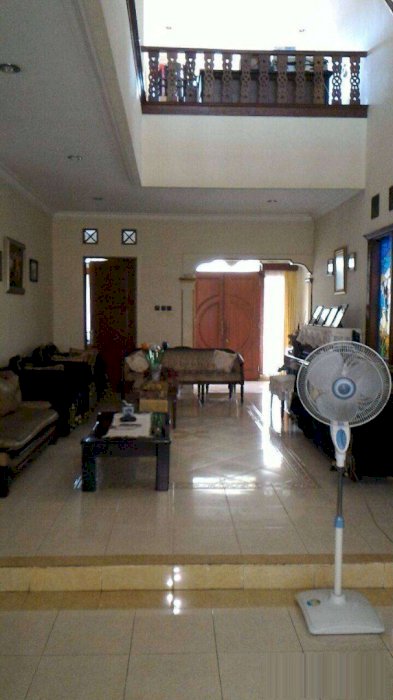 Rumah siap huni 2lt luas 25x12 300m2 Type 4KT Kayu Mas Pulo Gadung Jakarta Timur