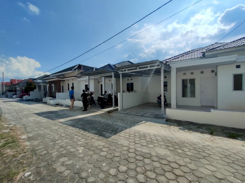RUMAH CLUSTER MODERN DI SAMPING JUMBO MART JALAN DELIMA