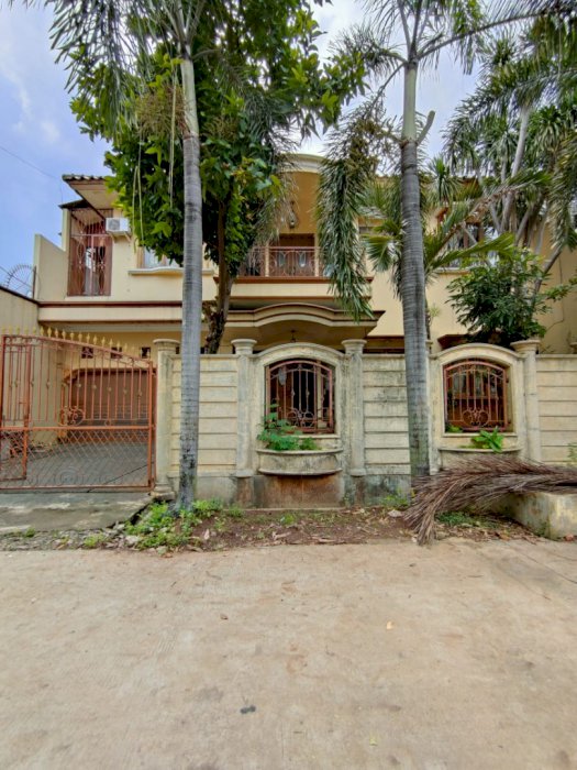 Dijual Rumah mewah Dalam Komplek Billymoon Pondok Kelapa Duren Sawit