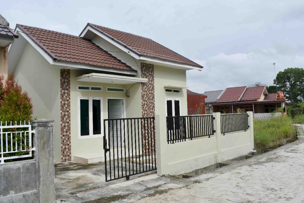 RUMAH SIAP HUNI DI JALAN PESANTREN BUKIT BARISAN