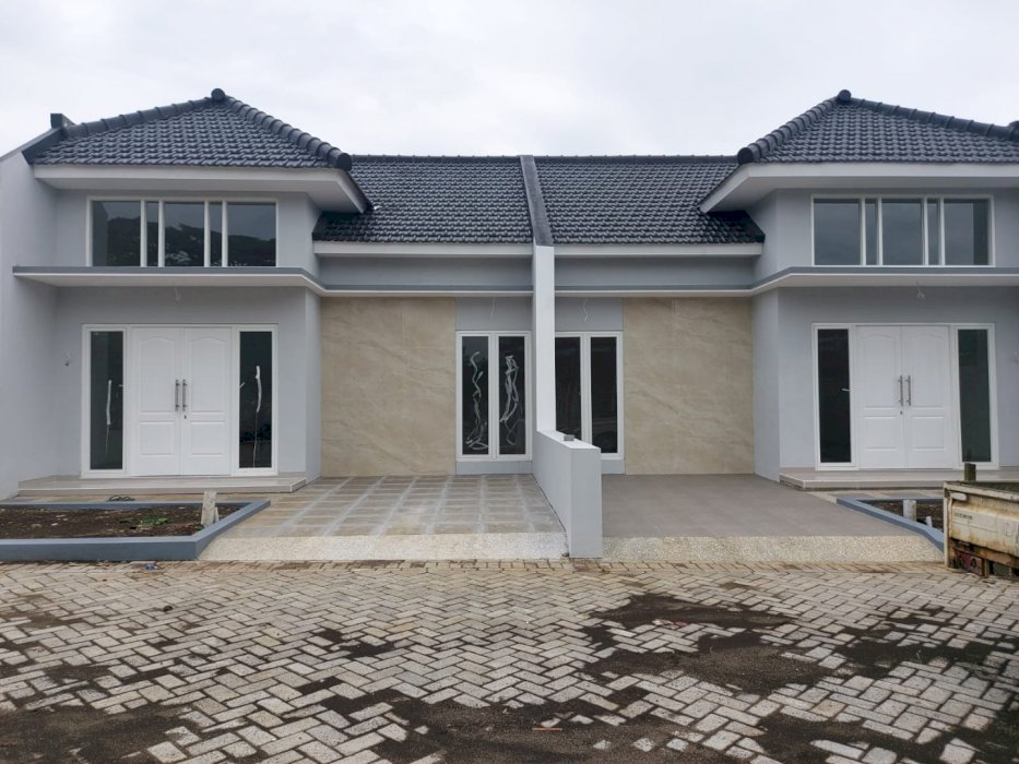 [Ready Stock] Hunian Aman dan Nyaman SHM Split Ready Unit di Junrejo