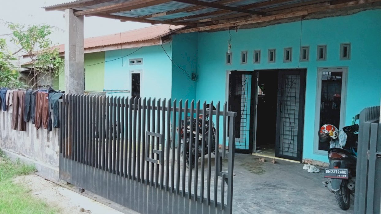RUMAH DI JUAL MURAH DI  JL TERATAI PEKANBARU SUDAH DI PAGAR DAN TERALIS  (PERUMAHAN MUHAJIRIN ASRI BLOK C NO 05)