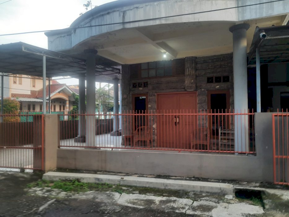 DIJUAL CEPAT RUMAH BERTINGKAT SHM SANGAT STRATEGIS KOMPLEK PERTAMINA