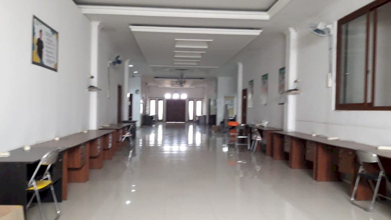 Dijual Rumah dan Gudang Sangat Bersih di Kopo Permai