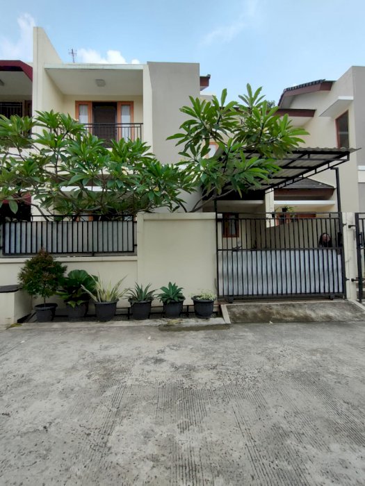 Dijual Rumah Secondary Siap Huni Dalam Cluster Di Area Komplek