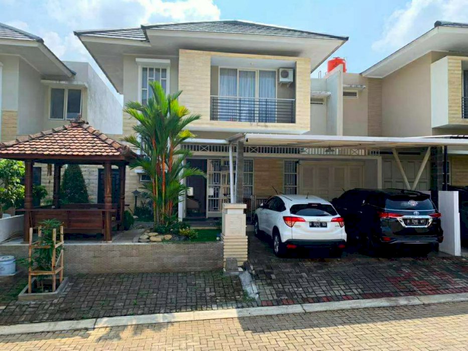 rumah taman pelangi BSB dekat danau