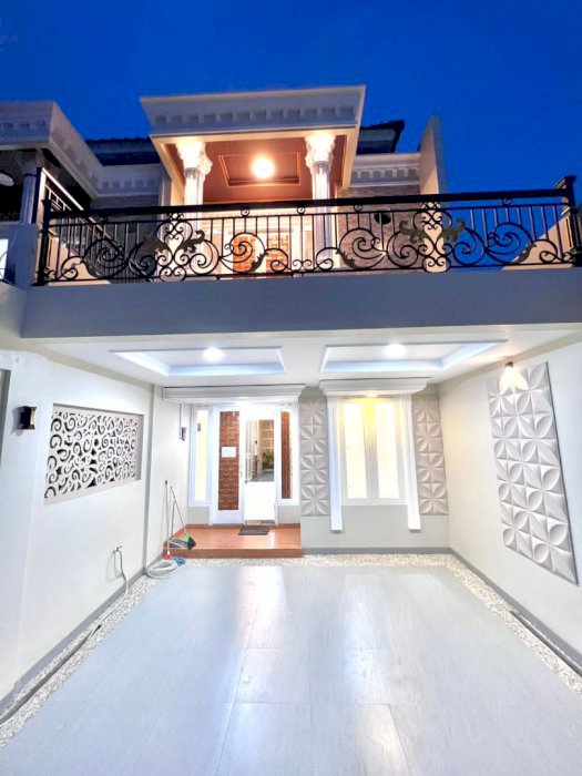 Dijual Rumah Mewah Dengan Kolam Renang di Kebagusan Jakarta Selatan