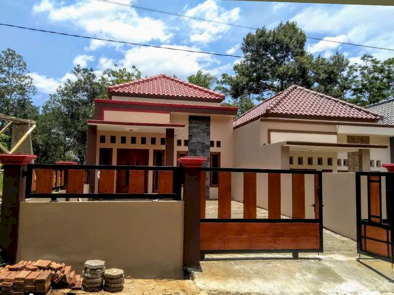 Rumah baru mewah modern di Semarang