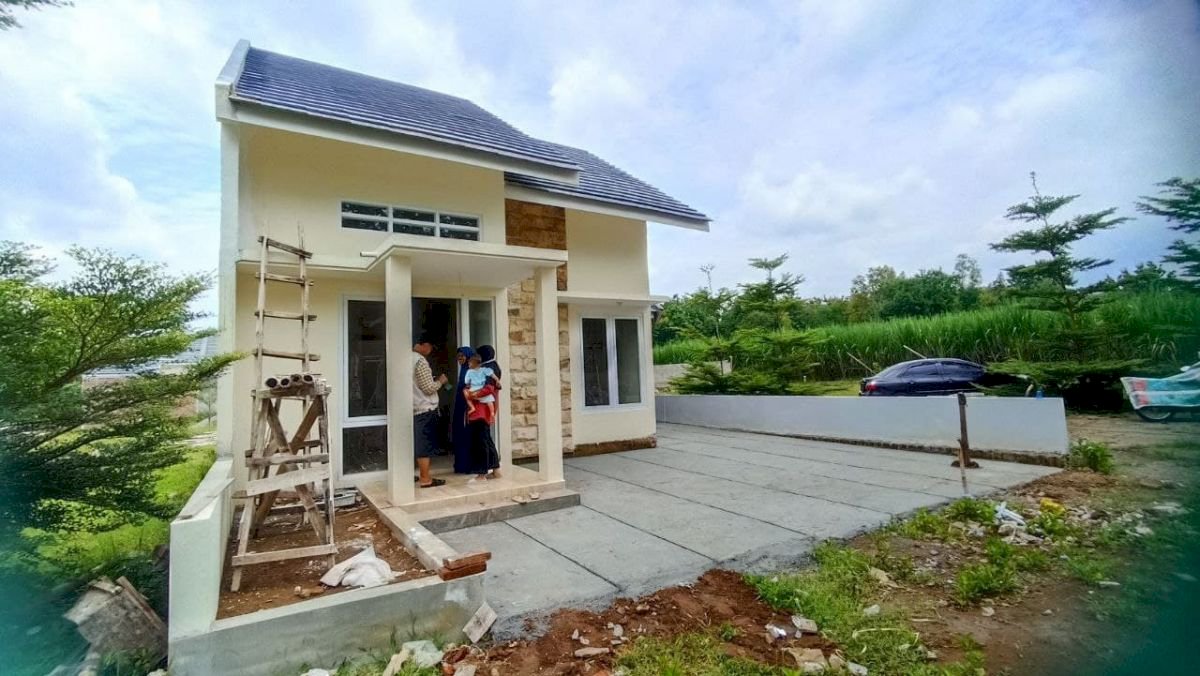 RUMAH DENGAN KONSEP SEMI VILLA YANG DEKAT DENGAN FASILITAS KESEHATAN Tales,,.,,