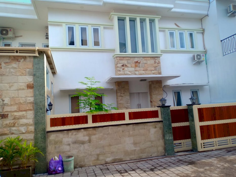 RUMAH KEREN PURA DEMAK DENPASAR BARAT