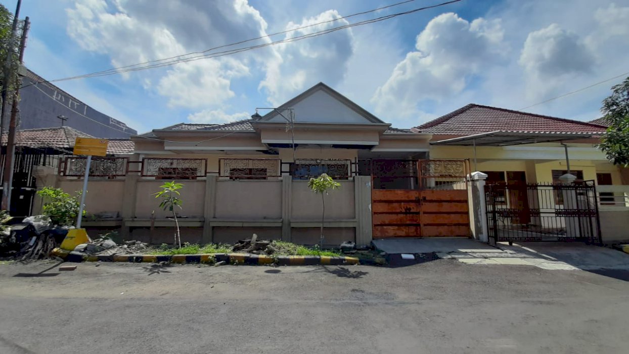 Dijual Rumah Hitung Tanah Darmo Harapan IV