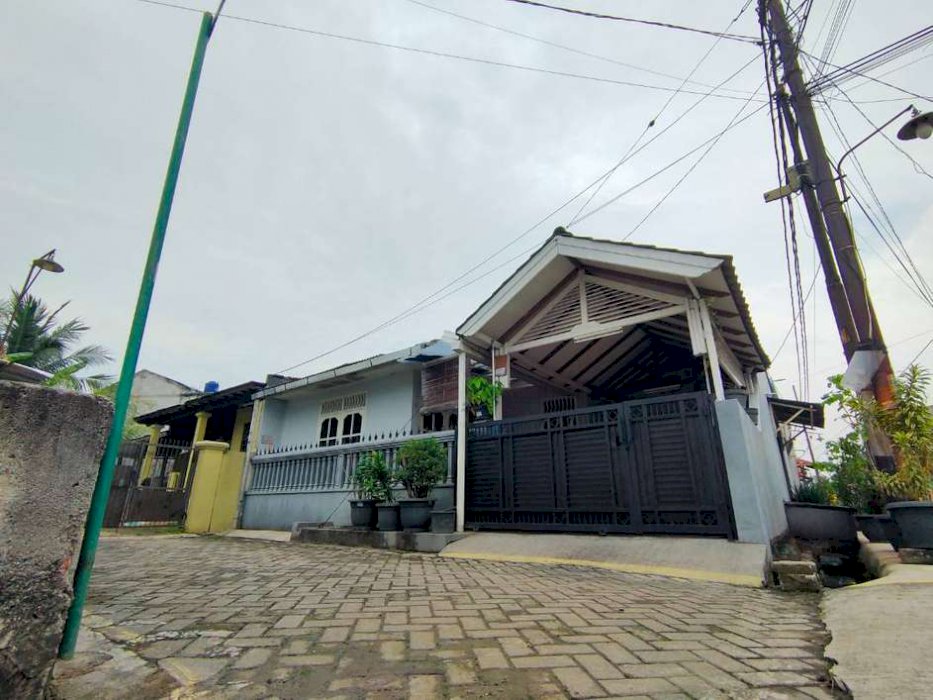 JUAL CEPAT Hunian Strategis &amp; Nyaman di Komplek Kunciran Emas Permai