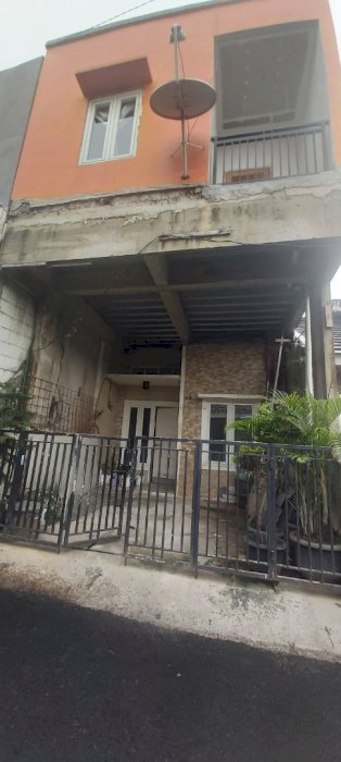 Dijual rugi rumah 2 1/2 lantai