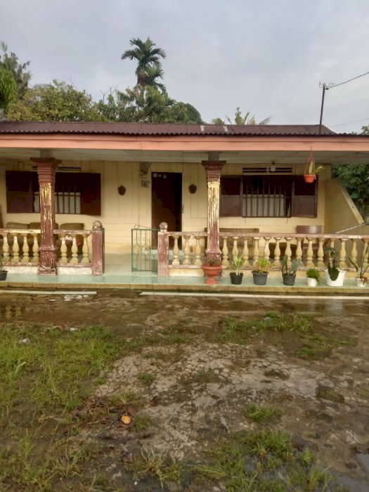 Jual BU rumah sekaligus tanah halaman