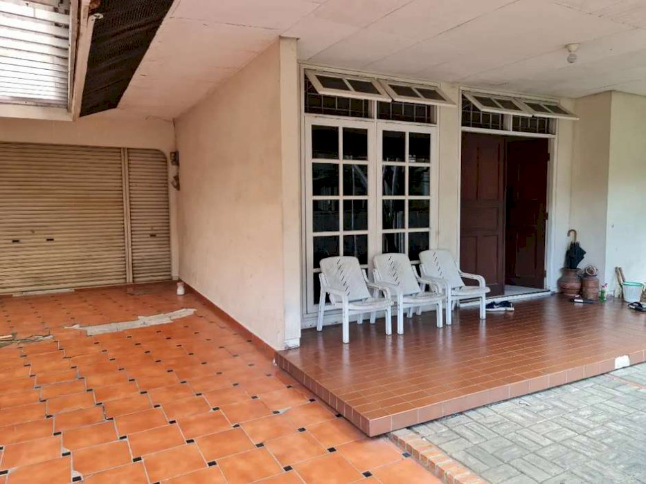 Rumah lama bisa wisma atau mess karyawan