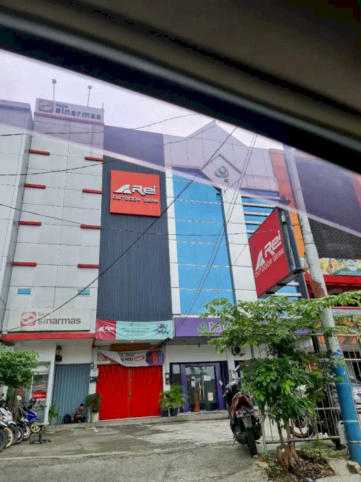 Ruko cantik strategis dan jln ramai