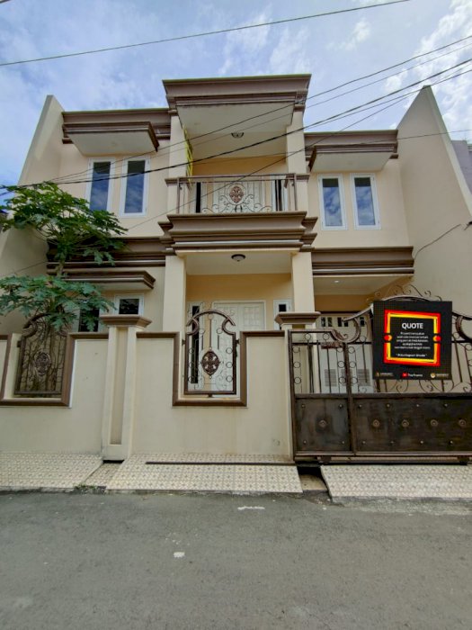 Dijual Rumah Baru Siap Huni Desain Classic Mewah Di Duren Sawit Jakarta Timur.