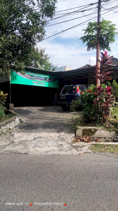 Rumah  lokasi strategies untuk usaha dekat jalan Soekarno Hatta  Malang kota