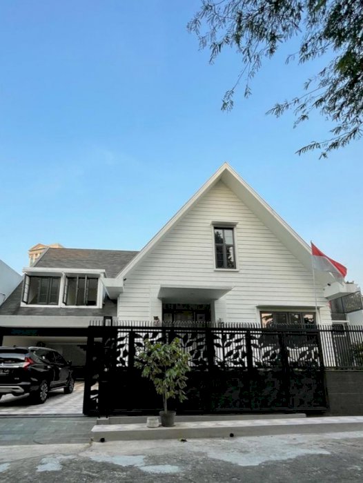 HOUSE FOR SALE *BRAND NEW AMERICAN CLASSIC*