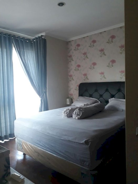 rumah green court cengkareng timur