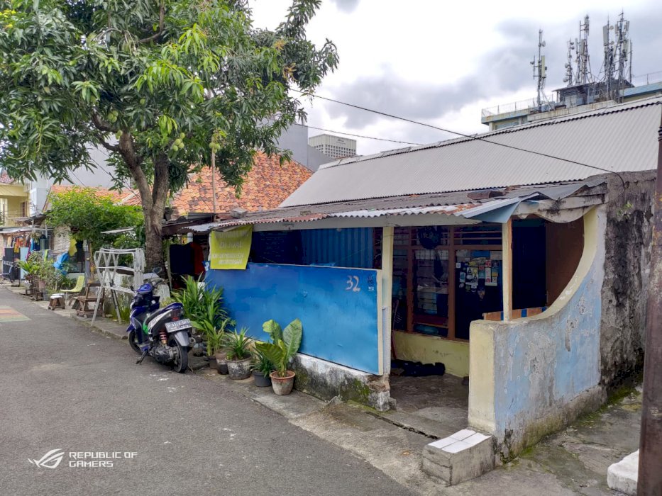 Tanah di Patal Senayan