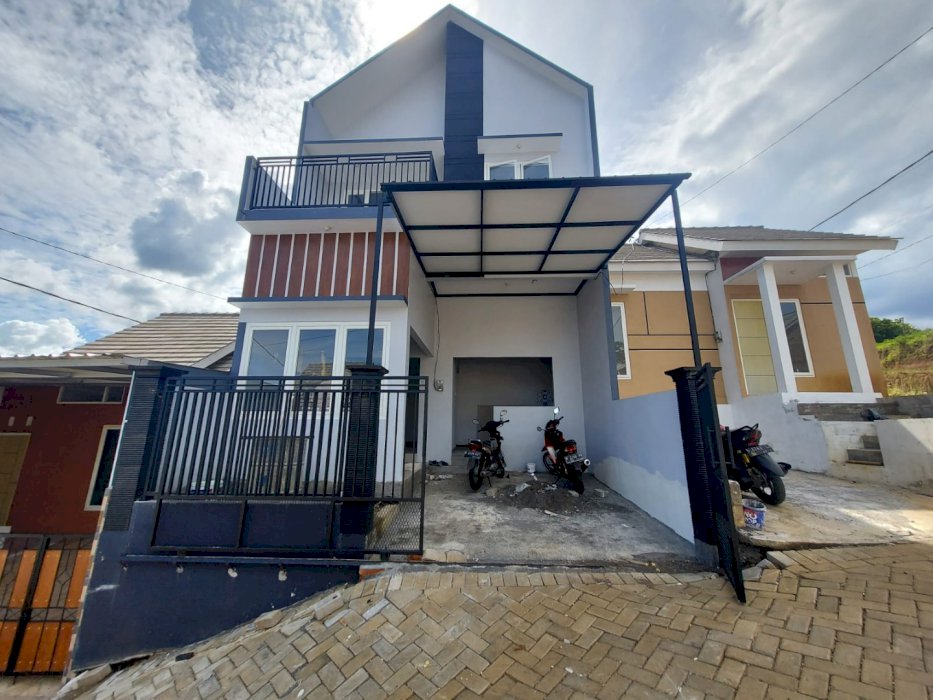 RUMAH MEWAH 2 LT DI PUNCAK DATARAN TINGGI DAU VIEW ISTIMEWA