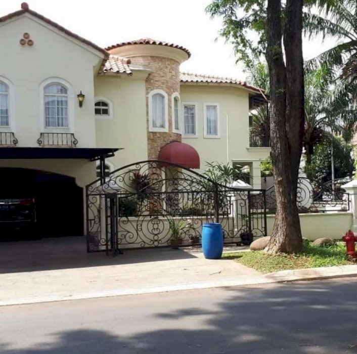 DIJUAL RUMAH LUAS DAN CANTIK DI LIPPO KARAWACI SIAP HUNI