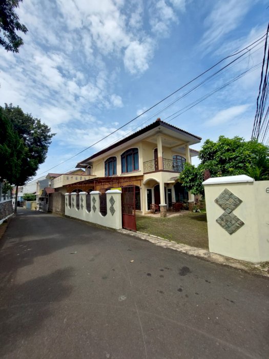 DIJUAL RUMAH SECONDARY NON KOMPLEK DI AREA PASAR REBO JAKARTA TIMUR