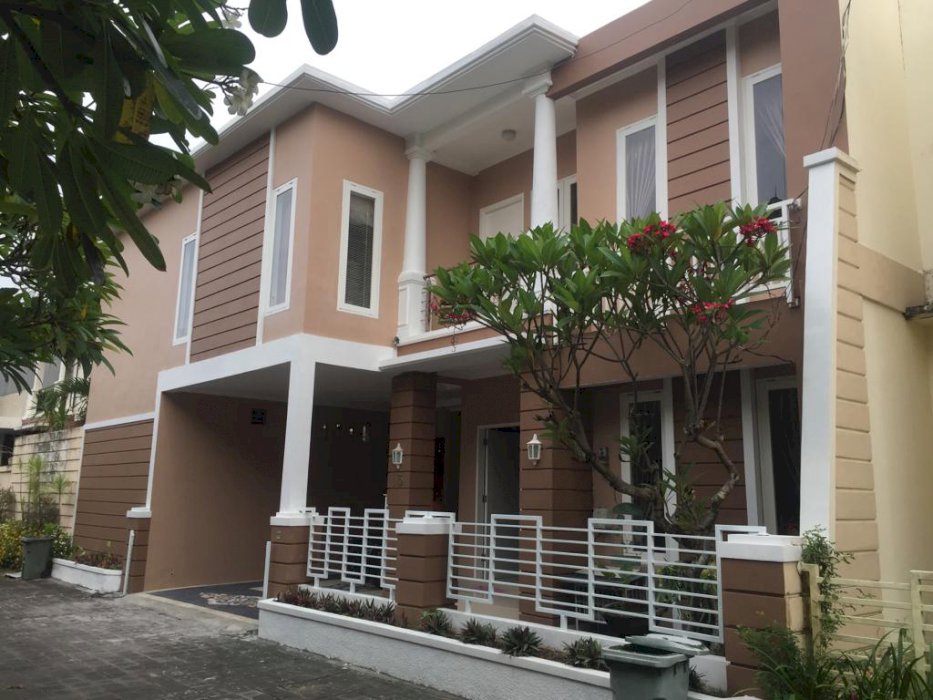 Rumah Jual Lokasi Strategis Seminyak