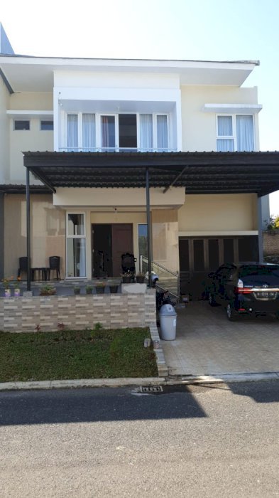 Rumah mewah Ivy Park Citraland Bsb Semarang